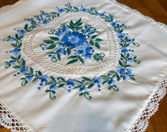 Set of two Vintage White Cotton Lace Ruffles Decor Pillowcases, Pair Antique Romantic Pillowcases, Retro Heart Embroidered Pillowcases