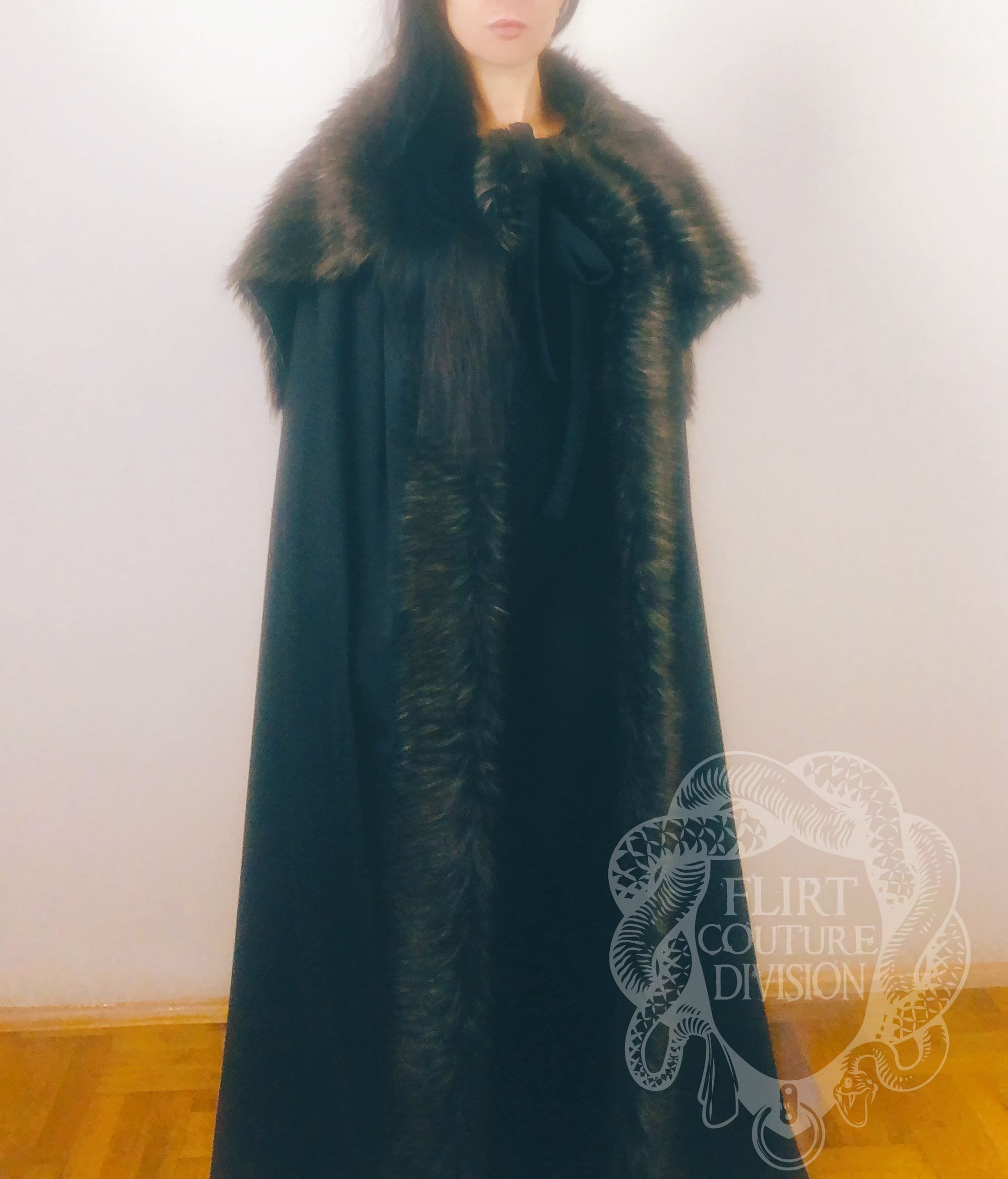 ポンチョ・ケープ Balenciaga Faux Fur Cape Black Cape Fur Collar, Viking Cosplay Cape, Fur Shoulder