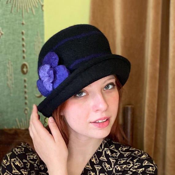 Black Cloche W/removable Flower Pin - Hand Felted Merino  display picture 3