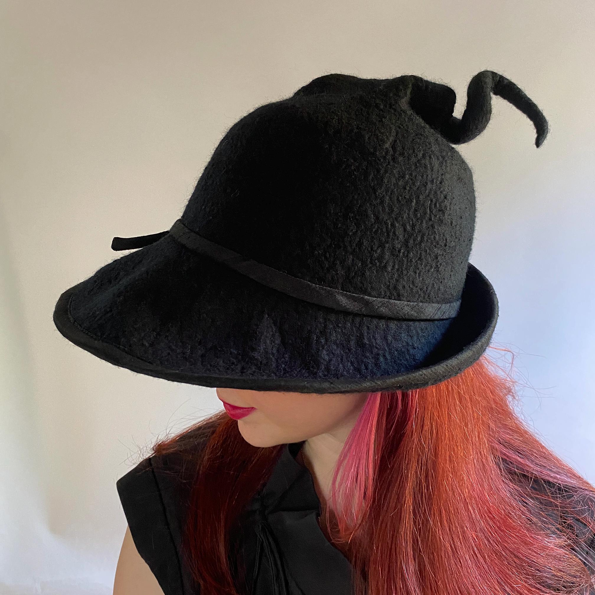 帽子 SOFTMACHINE SKETCH FELT HAT Black 1940's Witch Hat With Curly Point -orange Hand Felted Merino