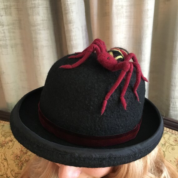Black Bowler or Derby Hat With 3 Dimensional Red Widow  display picture 1