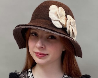 Handmade Mauve Felt Cloche Hat: Vintage Style With Black  display picture 1