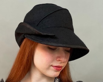 Vintage 50s Black Velour Hat With Asymmetrical Detail From  display picture 2