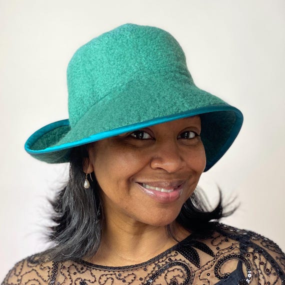 Jade/teal Asymmetrical Brimmed Ladies Hat W/half Bow - Hand  display picture 1
