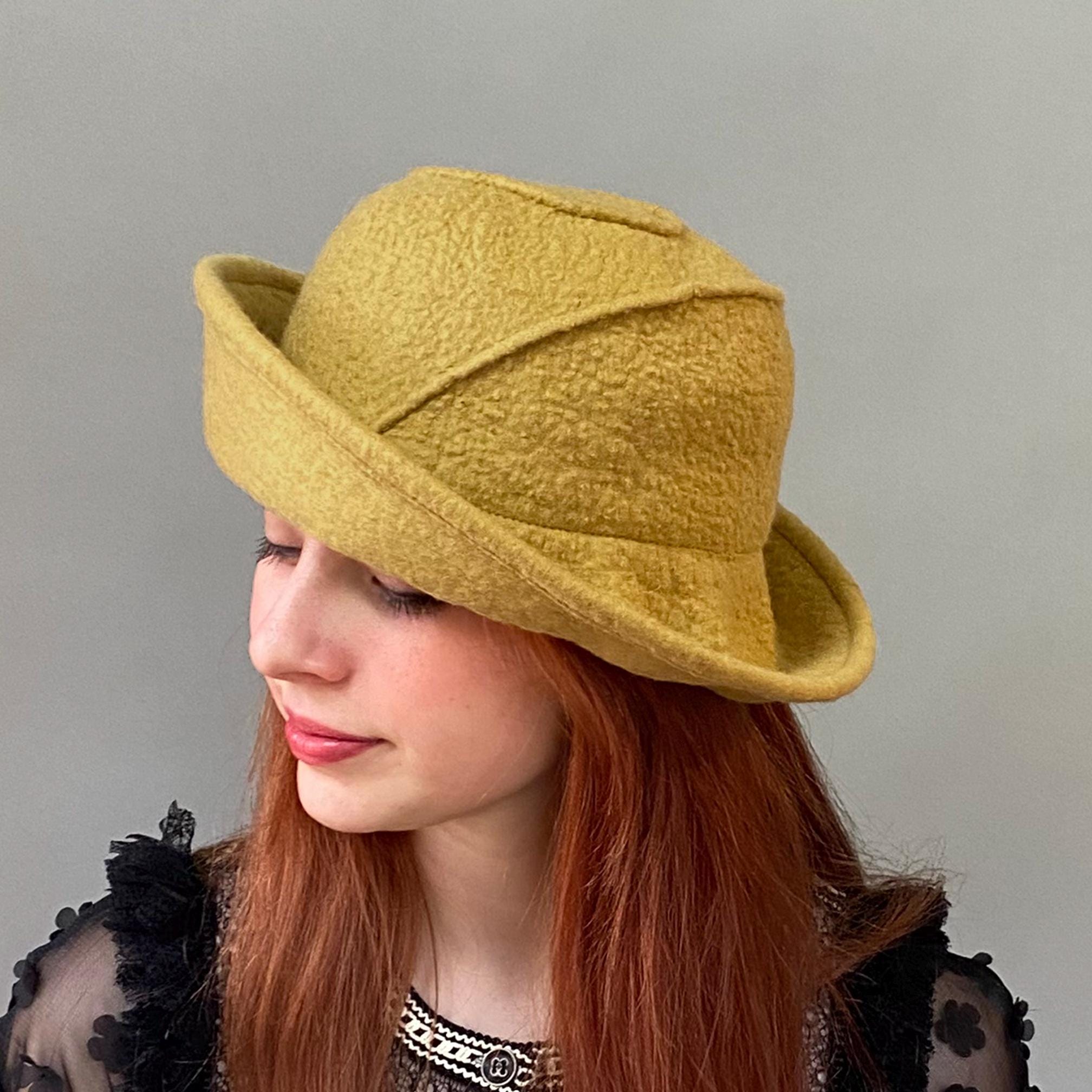 Black Posable Brimmed Hat W/pintuck Swirl - Breton Brimmed Vintage