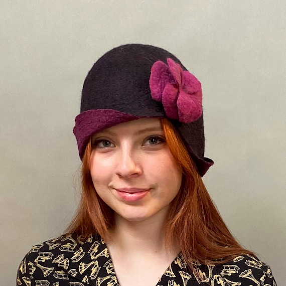 Women\'s Black Wool Cloche Hat with Flower Trim Quirky Winter Tweed Hat With Floral Roses Applique Trim  main image 4