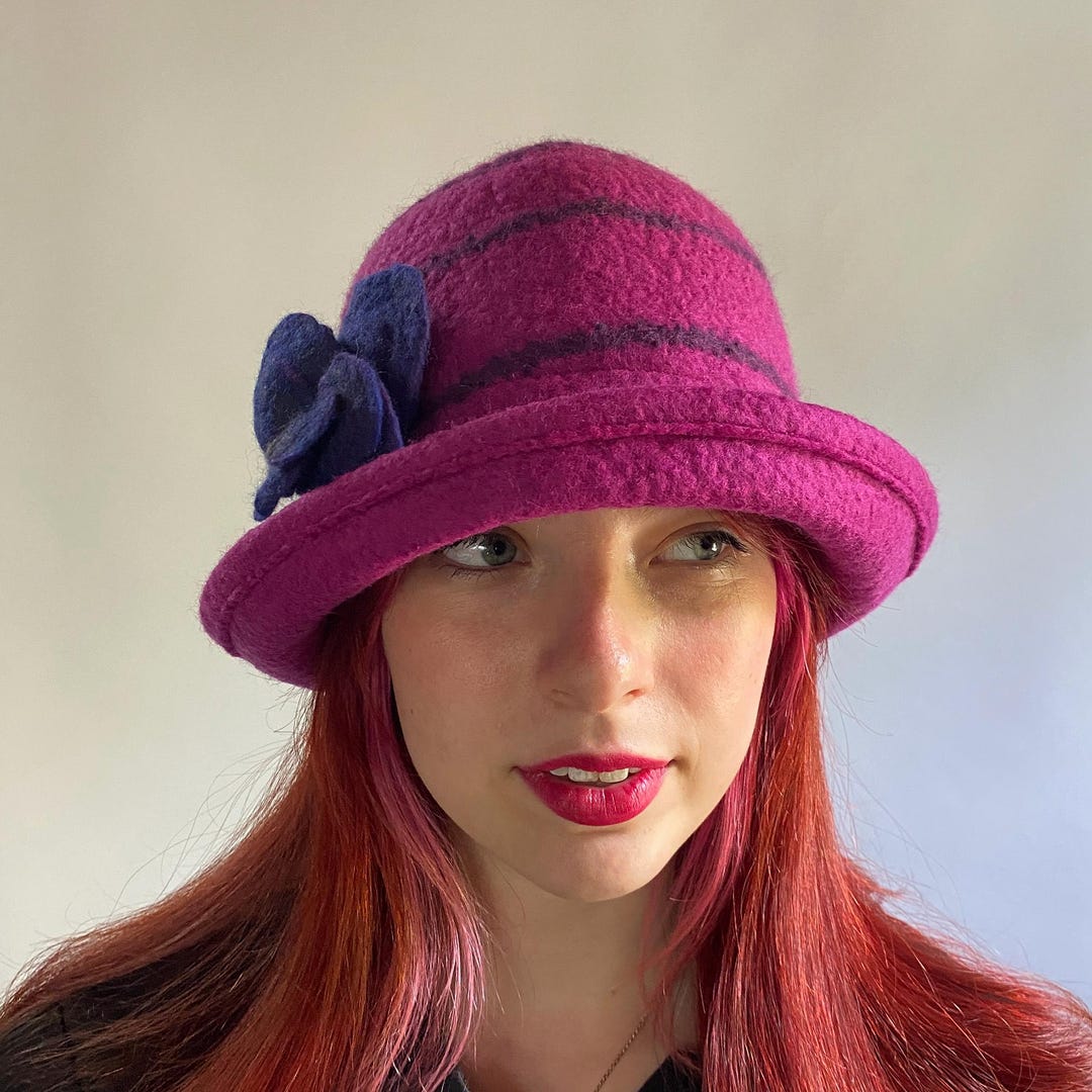 Fuchsia Pink Cloche W/removable Flower Pin - Hand Felted  display picture 1