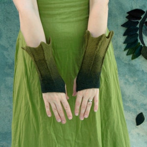 Dark Green Dragon Cuffs - Hand Felted Merino Wool Fingerless Mittens