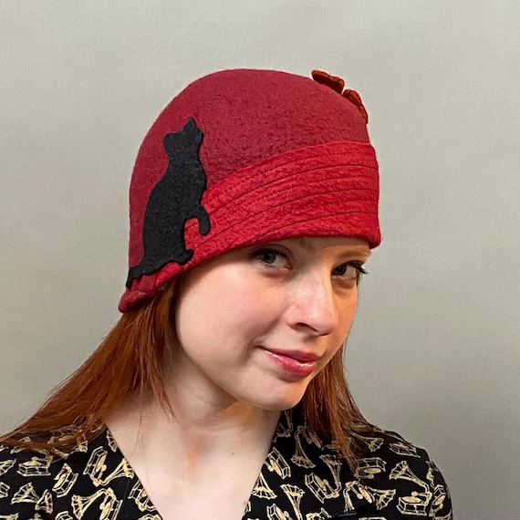 Red Felt Cloche Wool Hat with Matching leather Band CONYUMN Vintage Felt Cloche Hat Women Winter Floral Fedora  main image 4