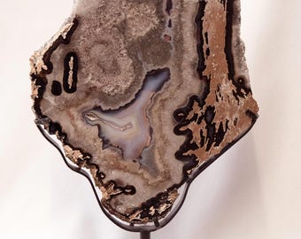 XL agate slice, top quality on a metal stand