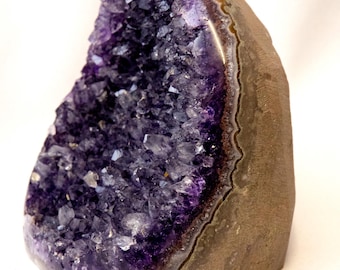 Uruguay Amethyst, polished on the side, dark violet crystals