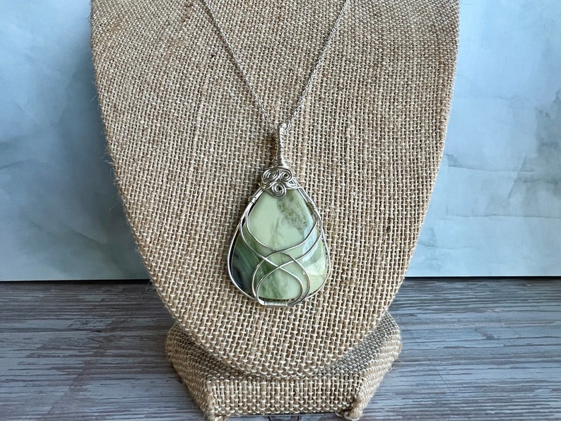 Wire Wrapped Green Serpentine Necklace, NewJade Necklace, Green Gemstone image 4