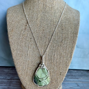 Wire Wrapped Green Serpentine Necklace, NewJade Necklace, Green Gemstone image 3