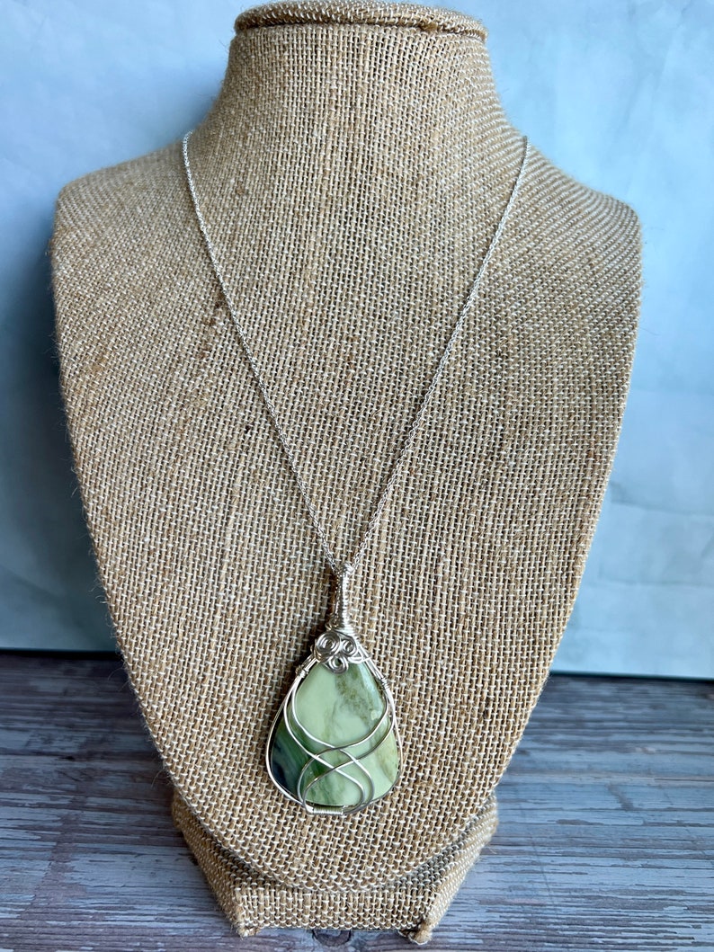 Wire Wrapped Green Serpentine Necklace, NewJade Necklace, Green Gemstone image 3