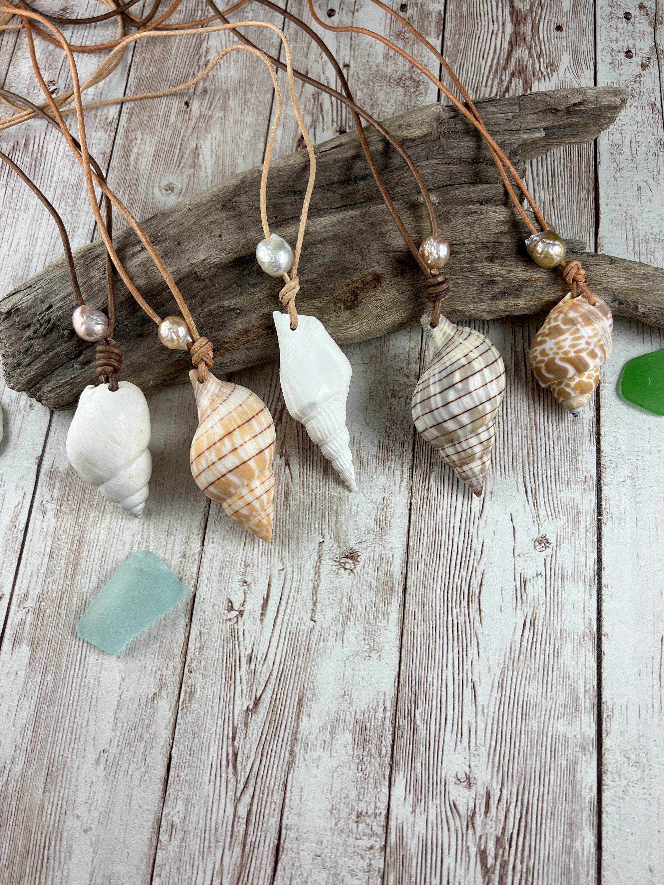 Set di 4 collane da spiaggia da vacanza, con conchiglie, perle barocche e stile bohémien vintage, per donne | SHEIN ALIA