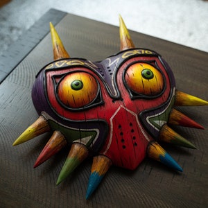 The legend of Zelda: Majora's mask Woodlike Wearable Mask Replica image 1