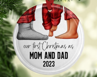 Personalised New Parents, First Year as Mom and Dad 2023, Baby first Christmas, 2023 Christmas Ornament, Customized Glass Christmas Gift