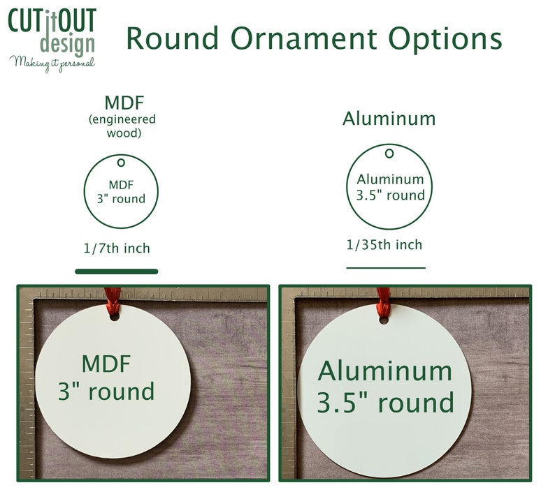 Pode incluir: Dois ornamentos redondos, um feito de MDF e outro de alum&iacute;nio. O ornamento de MDF tem 7,6 cm de di&acirc;metro e o ornamento de alum&iacute;nio tem 8,9 cm de di&acirc;metro. Ambos os ornamentos t&ecirc;m um furo na parte superior para pendurar.