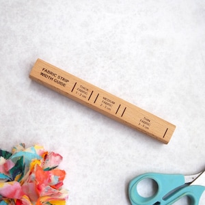 Rag Rug Cutting Gauge for Fabric Strips - Wooden Tool with Handy Strip Measure Guide, Easy DIY Rag Rug Making, Proggy, Proddy, Shaggy Mats