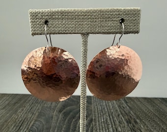 Pendientes de cobre martillado, 1,5 pulgadas