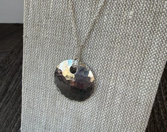 Collar con colgante de plata de ley