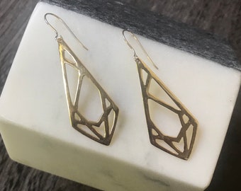 Pendientes colgantes de latón con ganchos franceses, pendientes geométricos únicos hechos a mano.