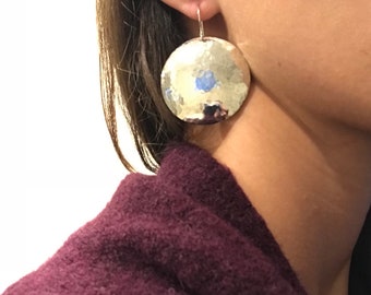 Pendientes grandes de plata de ley martillada, de 1,5 pulgadas de largo