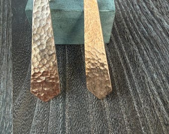 Pendientes geométricos de latón