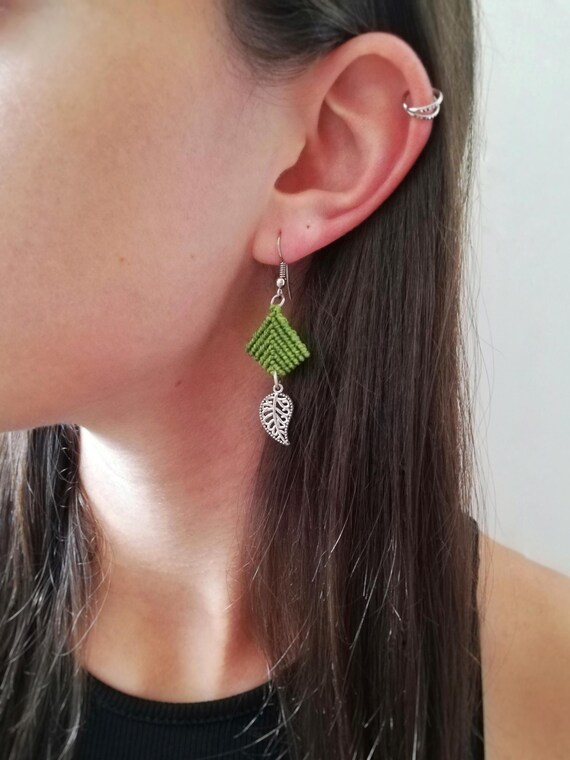 LEAF ARROW - Macrame earrings