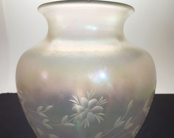 Steuben iridescent verre de soie engraved vase - vintage Art Deco Frederick Carder
