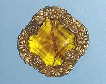Victorian antique pin / brooch - golden yellow colored with brass filigree