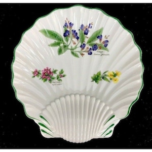 Royal Worcester Worcester Herbs Green Trim Botanical Shell Shaped Dish 8-3/4"
