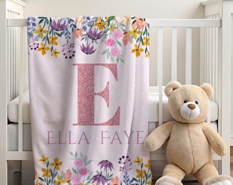 Copertina con fiori di campo per neonata, copertina con nome in minky, cameretta con fiori di campo, regalo per baby shower, copertina personalizzata per neonata, cameretta per bambina