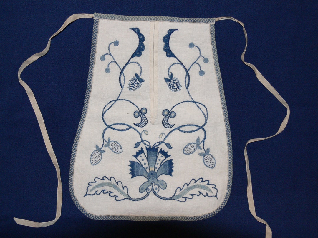 Pocket: Blue & White Crewel - 18th Century Women's Costume - Etsy