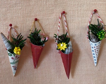 Cornucopia and Crackers for your dollhouse!