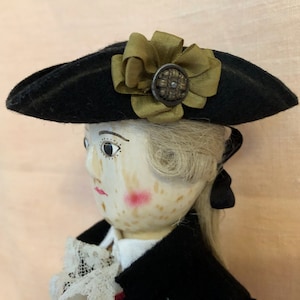 Hats for 18th century gentlemen dolls