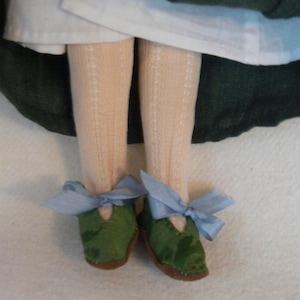 Cloth and leather shoes for dolls