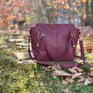 Handgefertigte Tasche - Maroon Moonwake - Umhängetasche aus Kunstleder, Große Geldbörse, individuelles Handtaschengeschenk
