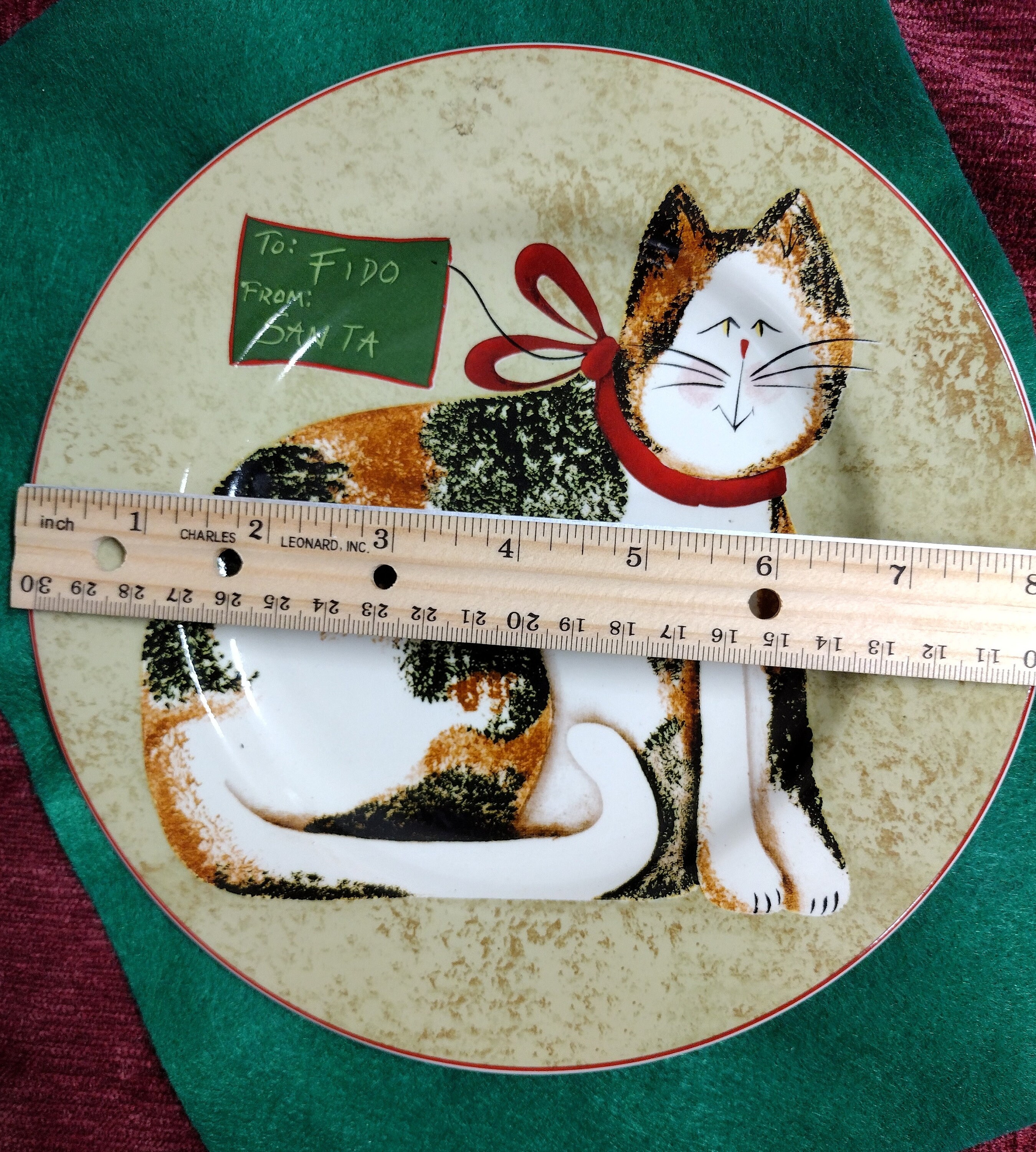 Christmas Cats Plate: Fiddlestix Sakura Collection, 8 Inch