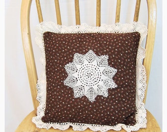 Throw Snowflake Pillow Decorative Cushion Cottage Chic Boho Decor Pillow Case Brown White Crochet Doily Cozy Decor Collectibles
