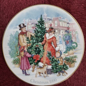 Vintage Plate Bringing Christmas Home Source Of Fine Avon Collectibles Christmas Gift 1990 22K Gold Trimmed Plate