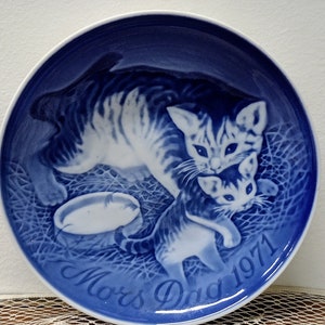 Vintage Bing & Grondahl 1982 Copenhagen Commemorative Porcelain Plate “Mors Dag” Mothers Day Present Gifts For Her Home Decor Collectibles