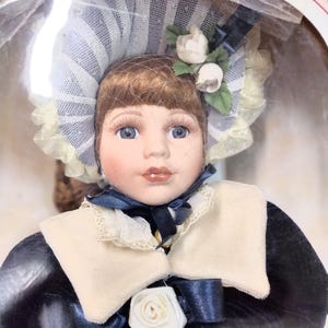 Vintage Collection Doll Angelina Visconti Fine Porcelain Collector&#39;s Doll Edition Certificate 1998 Doll