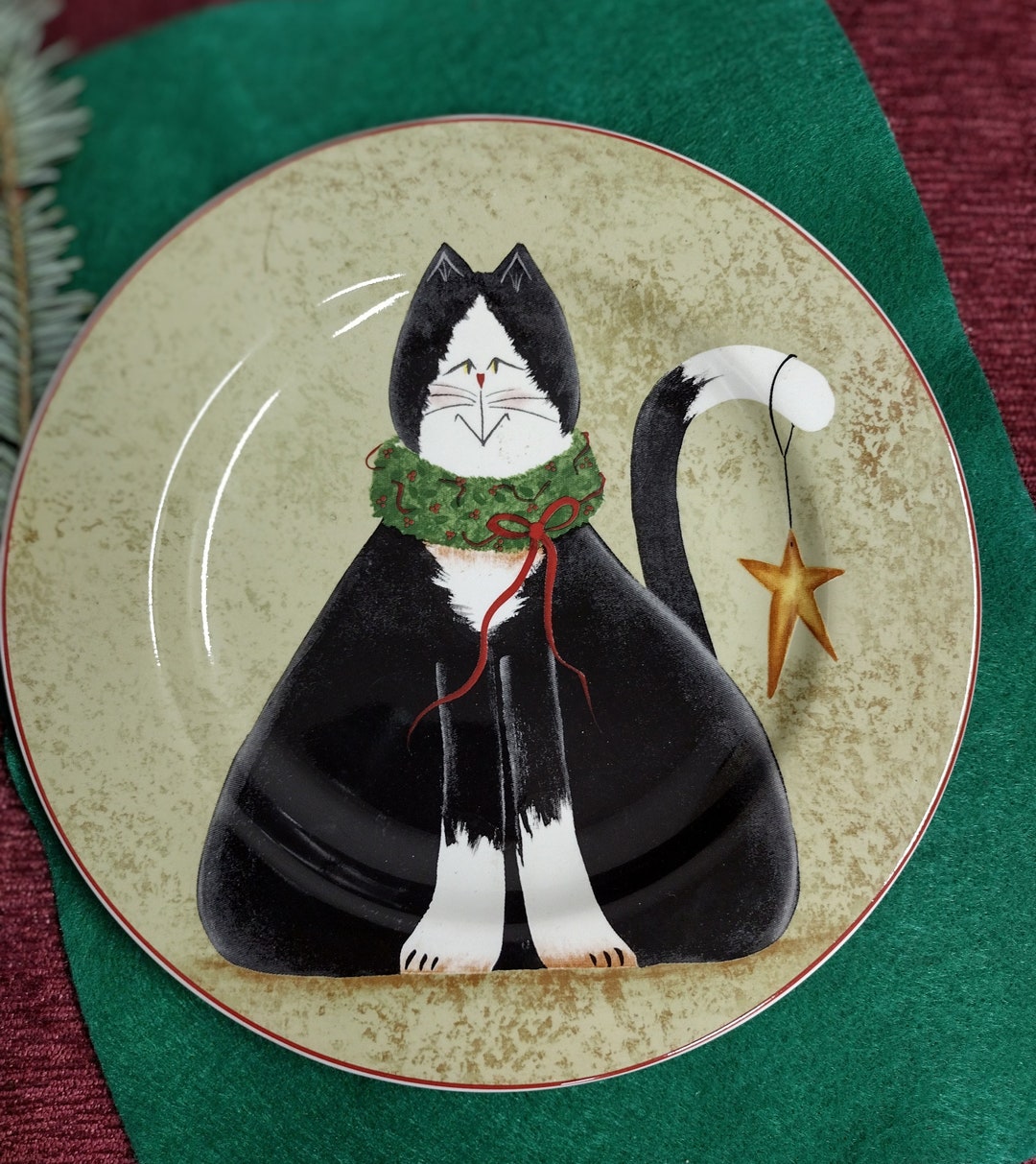 Christmas Cat Plate: Sakura Fiddlestix Collection, Dishwasher Safe