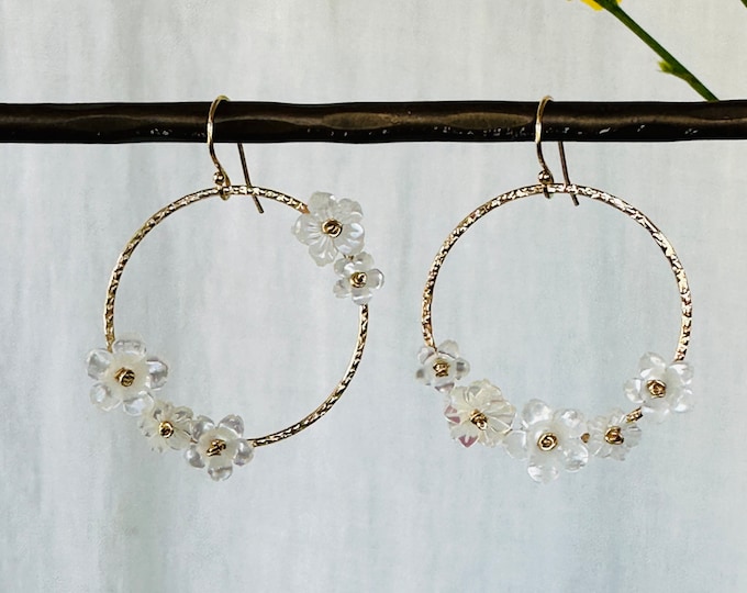 LEI white flower hoop earrings - medium