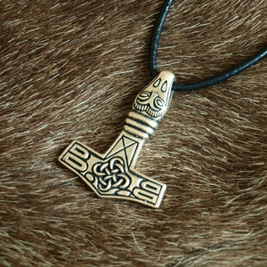 Mjolnir with Eagle Head