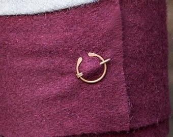 Small brooches for winingas