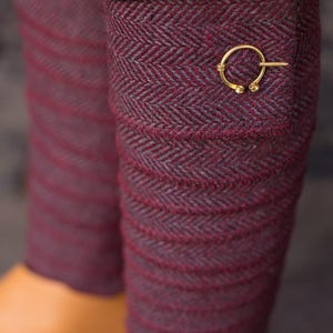 Medieval Leg Wraps - Herringbone Wool Winingas - Burgundy