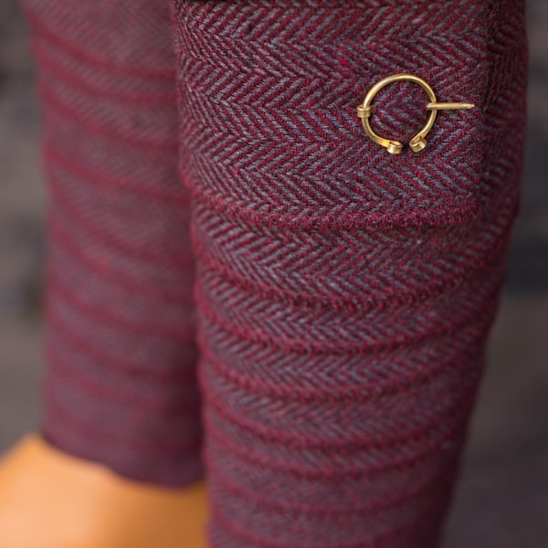 Medieval Leg Wraps - Herringbone Wool Winingas - Burgundy