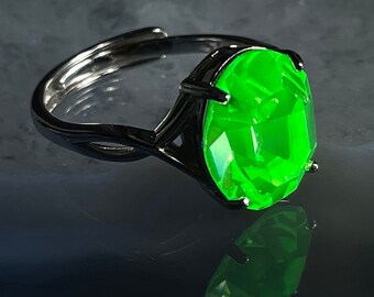 Sterling Silver Uranium Glass Ring Celtic Style Adjustable Band Fluorescent Vaseline Glass UV Reactive Peridot Green Faceted Crystal ladies